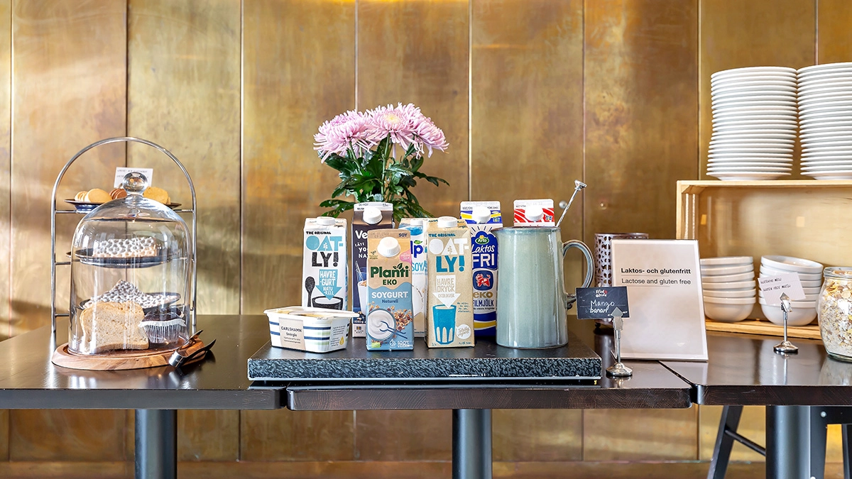 Hotellfrukost med gluten och mjölkfria alternativ - på hotell i Bromma